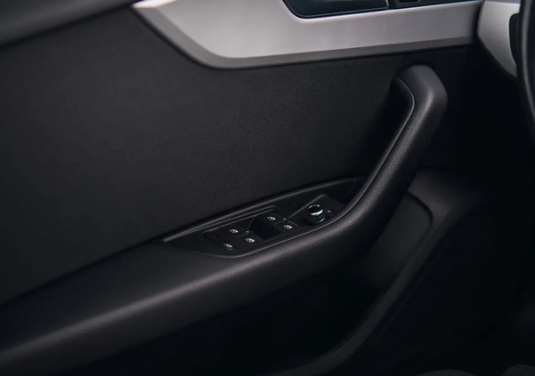 Audi A4 cena 93500 przebieg: 163777, rok produkcji 2020 z Płock małe 436